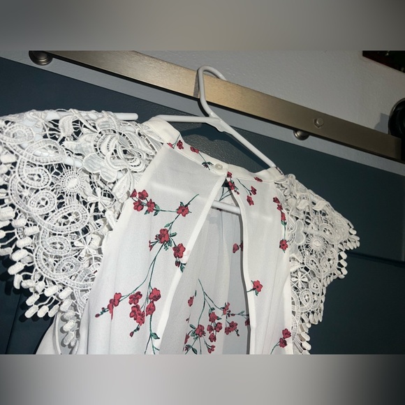 Express white floral flowy top. Size XL open back. - Picture 5 of 6